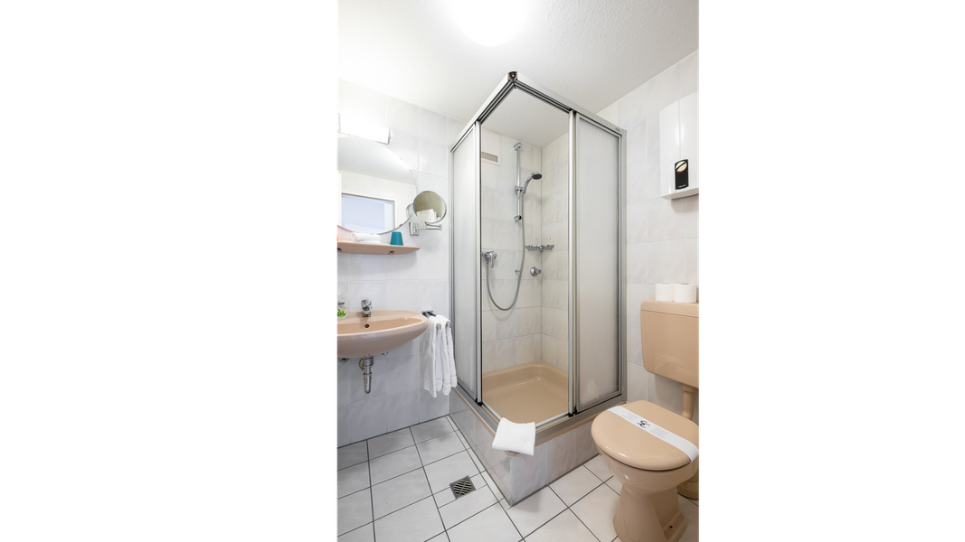 Apartment | Economy | Low Floor — apartment at Gemünder Ferienpark Salzberg, Nordrhein-Westfalen — photo 4 of 5