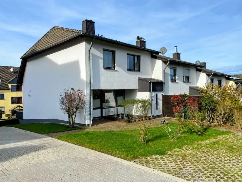 Apartment L | Nebengebäude, privater Parkplatz – Gemünder Ferienpark Salzberg