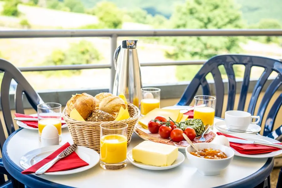 Apartment L | Premium | Privater Balkon mit Aussicht, modernes Bad – Gemünder Ferienpark Salzberg