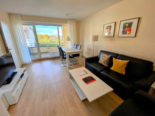 Apartment L | Premium | Privater Balkon mit Aussicht, modernes Bad — Gemünder Ferienpark Salzberg, Schleiden-Gemünd (2/7)