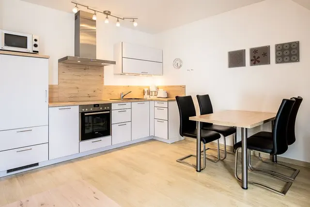 Apartment S | Economy | Open kitchen – Gemünder Ferienpark Salzberg