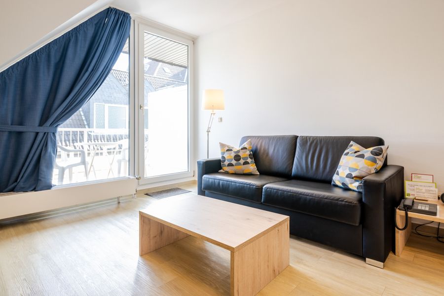 Apartment S | Economy | Offene Küche — Gemünder Ferienpark Salzberg, Nordrhein-Westfalen (2/6)