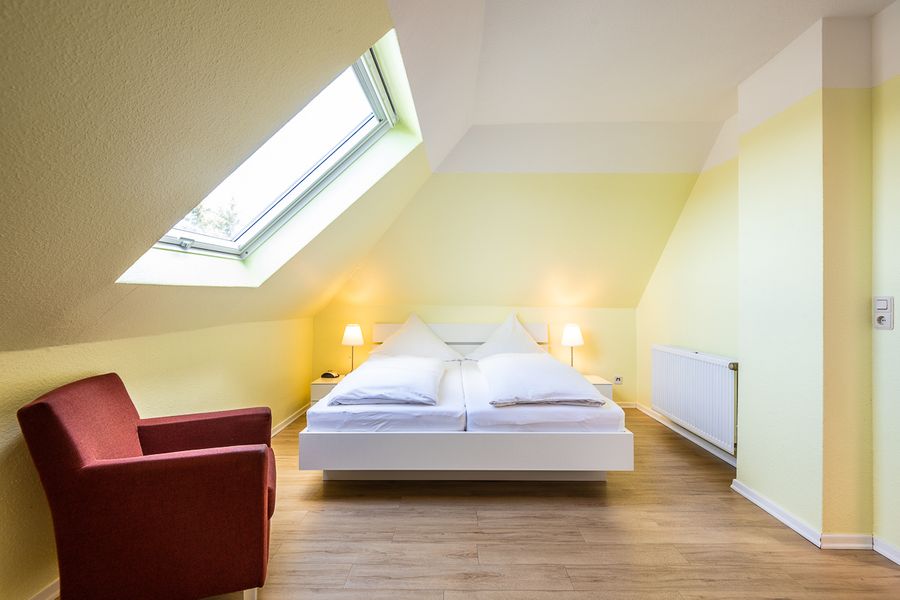 Apartment S | Economy | Offene Küche — Gemünder Ferienpark Salzberg, Nordrhein-Westfalen (3/6)