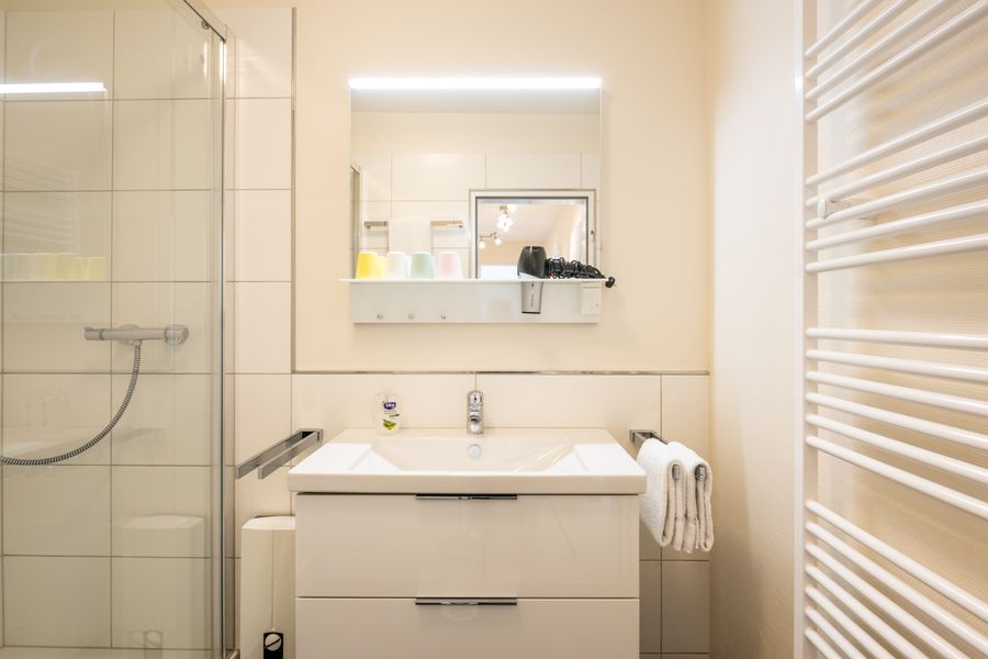 Two large apartments next to each other | Main Building, maisonette, large kitchen — apartment at Gemünder Ferienpark Salzberg, Nordrhein-Westfalen — photo 4 of 8