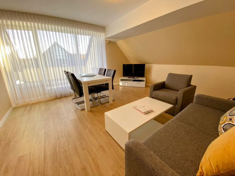 Two large apartments next to each other | Main Building, maisonette, large kitchen — apartment at Gemünder Ferienpark Salzberg, Nordrhein-Westfalen — photo 5 of 8