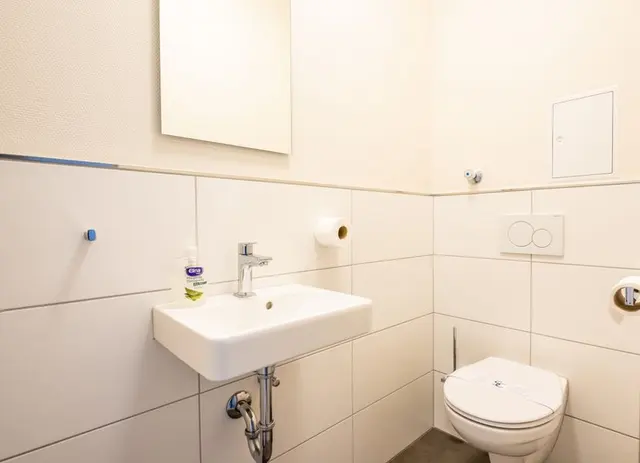 Two large apartments next to each other | Main Building, maisonette, large kitchen — Gemünder Ferienpark Salzberg, Schleiden-Gemünd (8/8)