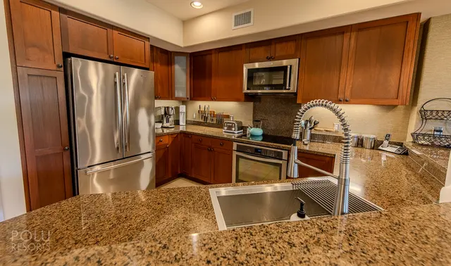 Luxury Resort View 3-Bedroom | Hali’i Kai 19F — apartment at Halii Kai by Polu Resorts, Waikoloa — photo 3 of 5