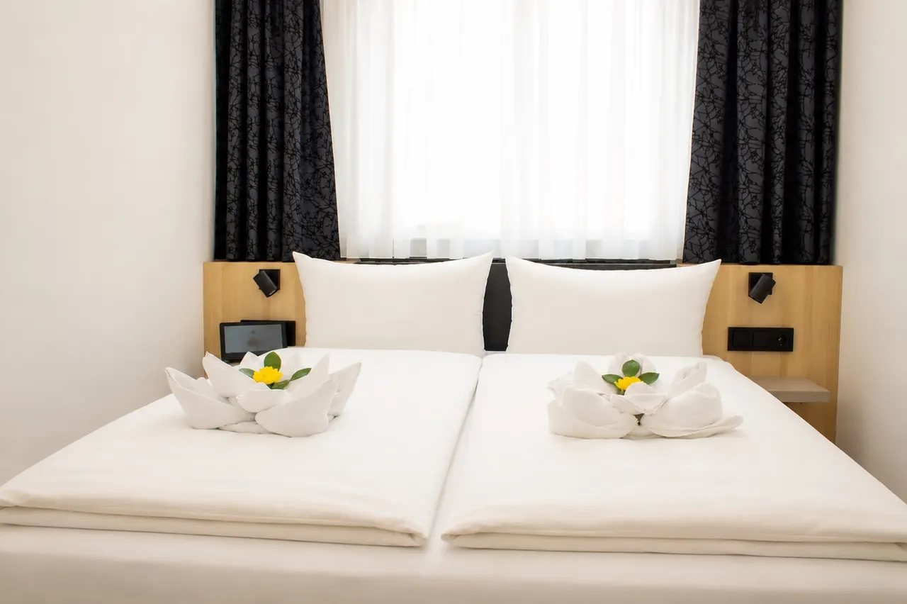 Comfort | Französisches Bett mit Gartenblick – HOLI City Apart Hotel Berlin