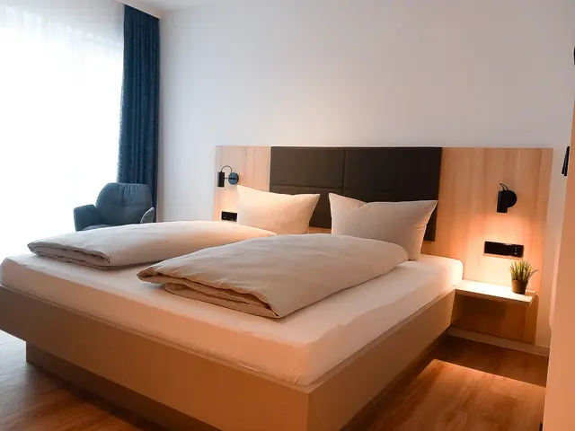 Comfort Plus | Barrier free with king bed – HOLI City Apart Hotel Berlin