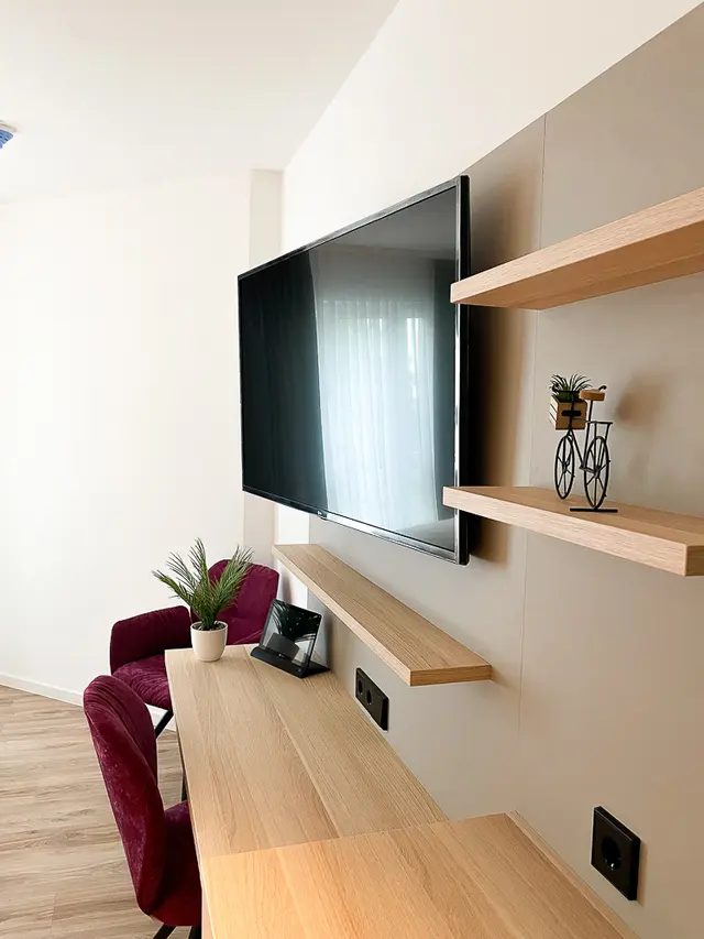 Comfort Plus | Doppelzimmer mit Stadtblick — HOLI City Apart Hotel Berlin, Berlin (3/4)