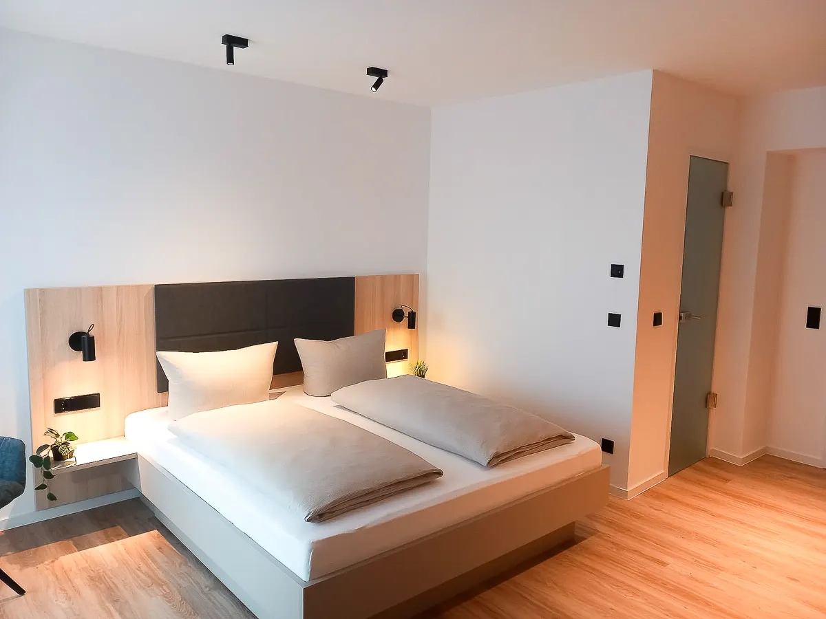 Comfort Plus | Doppelzimmer mit King Bett – HOLI City Apart Hotel Berlin