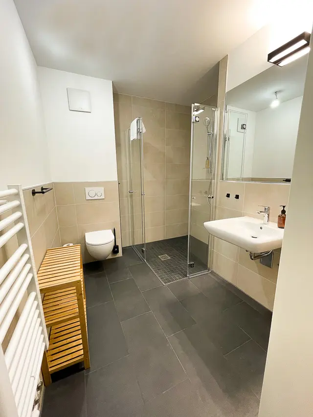 Studio | Französischer Balkon im Hauptgebäude — HOLI City Apart Hotel Berlin, Berlin (4/4)