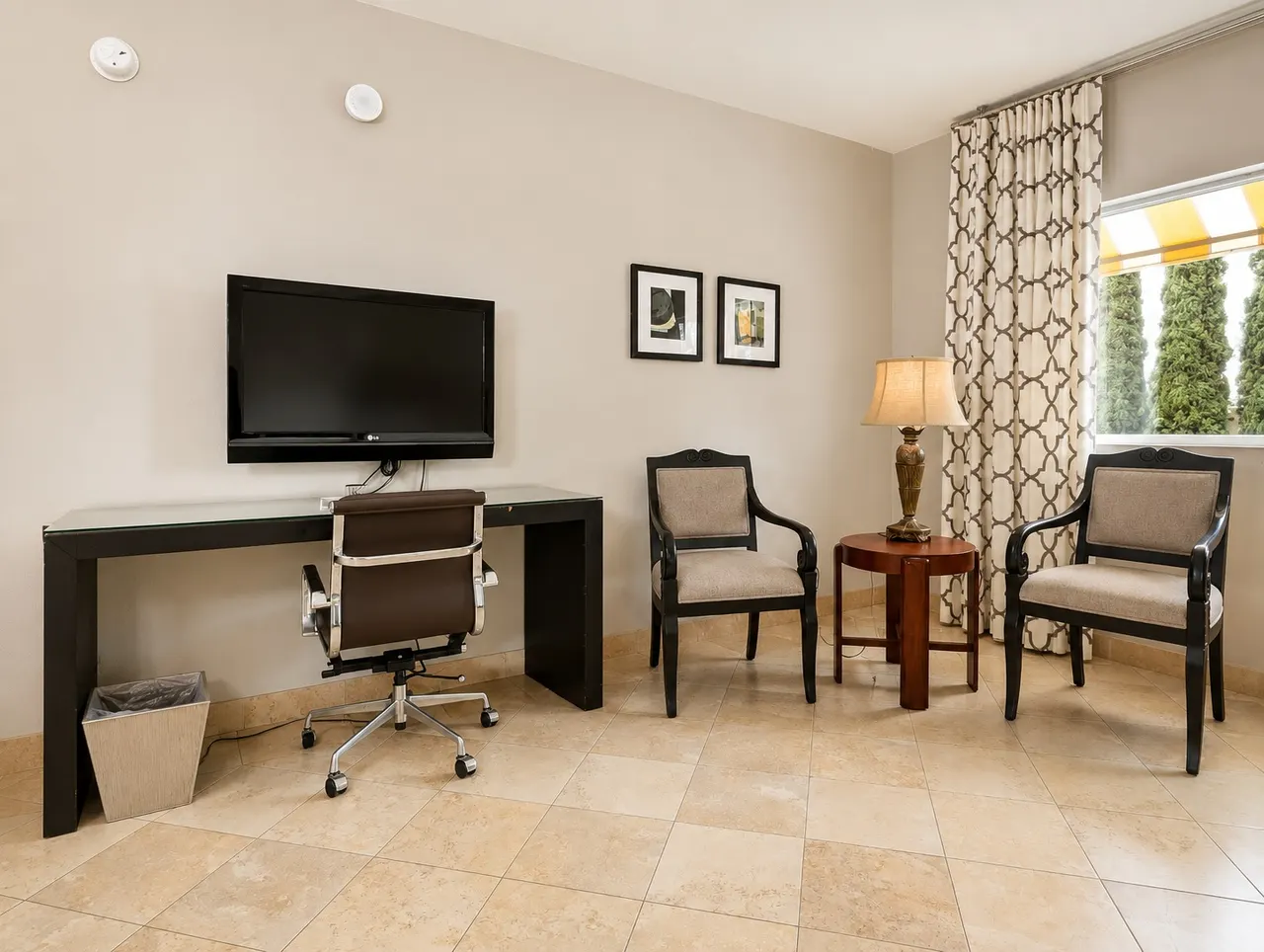 Luminary Double Queen ADA | Downtown LA view – Hollywood Hotel