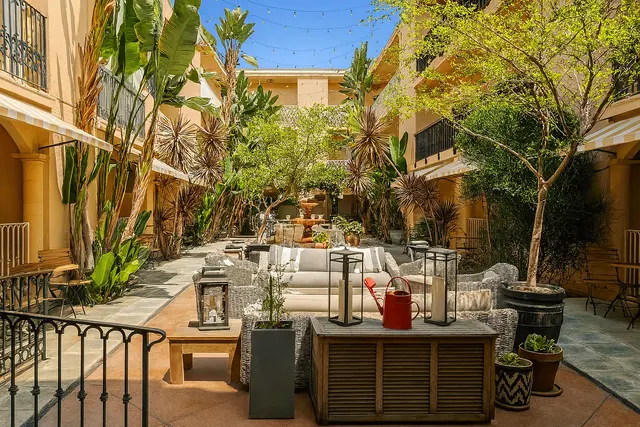 Luminary Double Queen | Courtyard View — Hollywood Hotel, Los Angeles (2/4)
