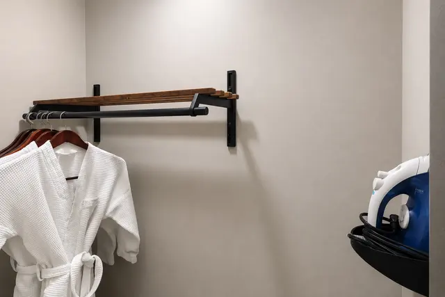 Luminary King | Corner room away from elevator — Hollywood Hotel, Los Angeles (6/12)