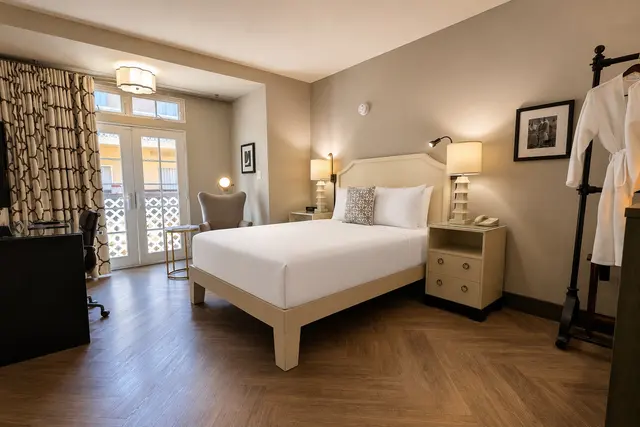 Luminary Queen | Balcony french doors – Hollywood Hotel