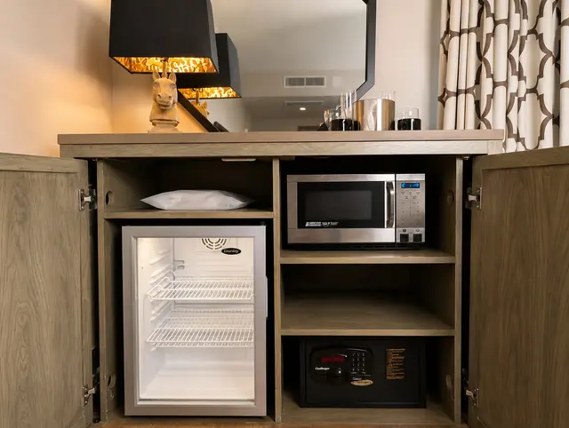 Luminary Queen | Hollywood hill view and walk-in shower — Hollywood Hotel, Los Angeles (7/8)