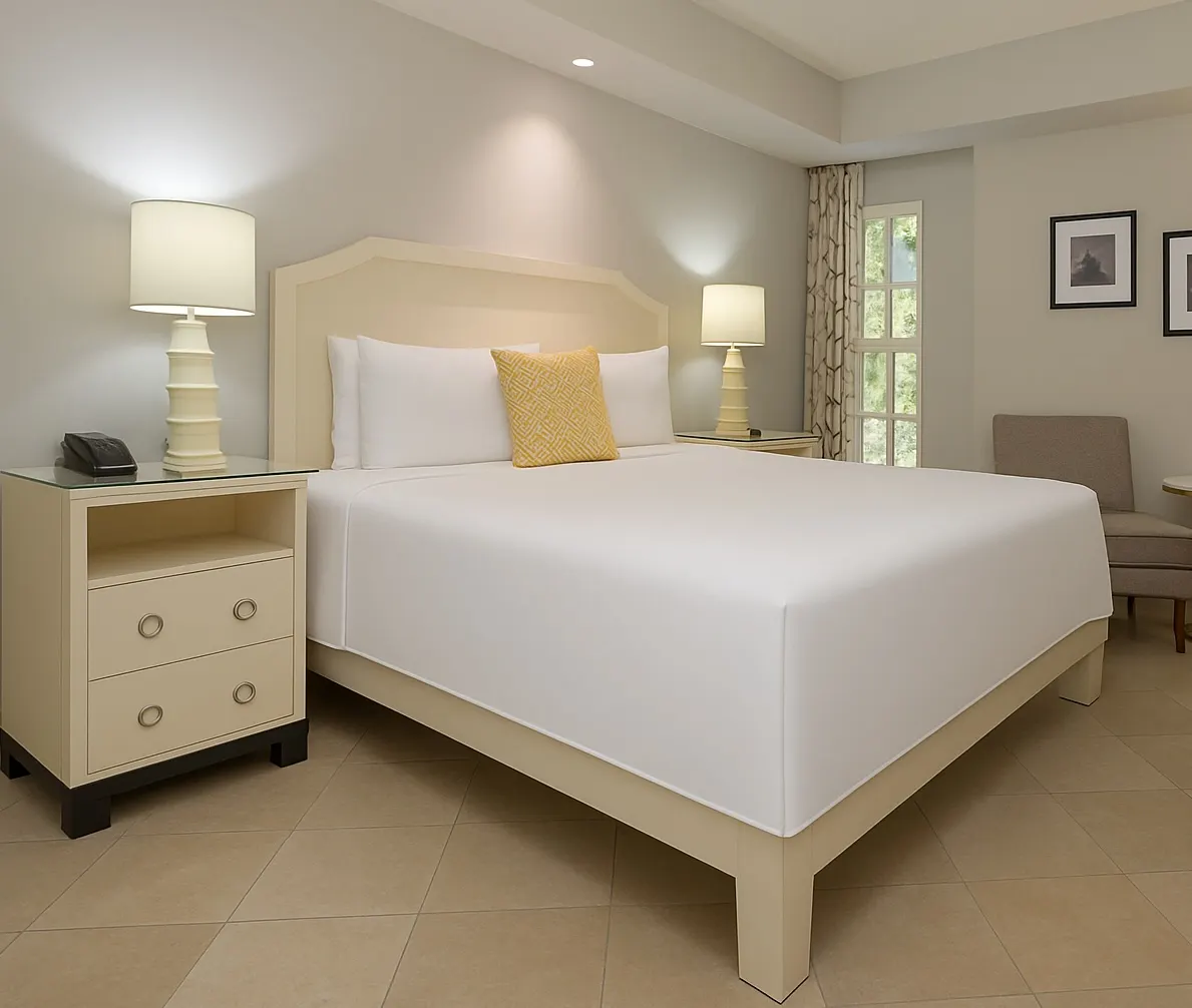 Luminary Queen | Pool view and near elevator – Hollywood Hotel Los Angeles