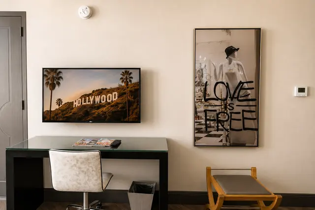 Luminary Queen | Second floor facing courtyard — room at Hollywood Hotel, Los Angeles — photo 3 of 8