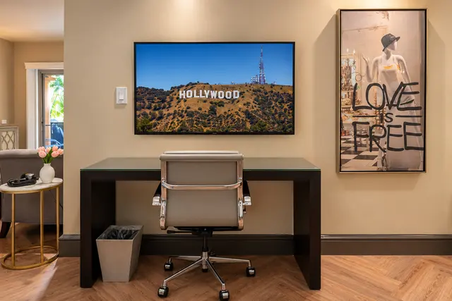 Silver Screen Junior Suite | Close to elevator — room at Hollywood Hotel, Los Angeles — photo 10 of 11