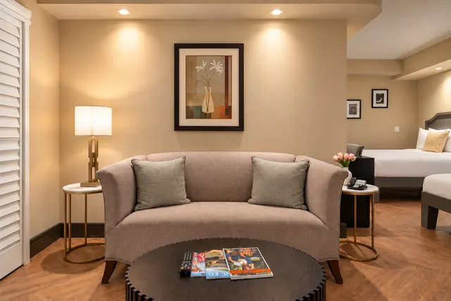 Silver Screen Junior Suite | Close to elevator — room at Hollywood Hotel, Los Angeles — photo 6 of 11