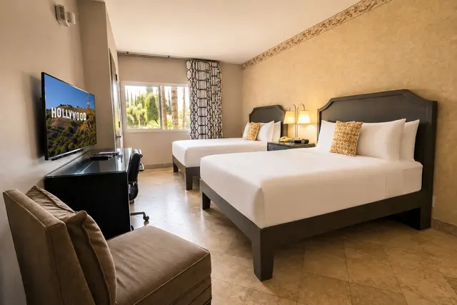 Starlet Double Queen | Ground floor – Hollywood Hotel