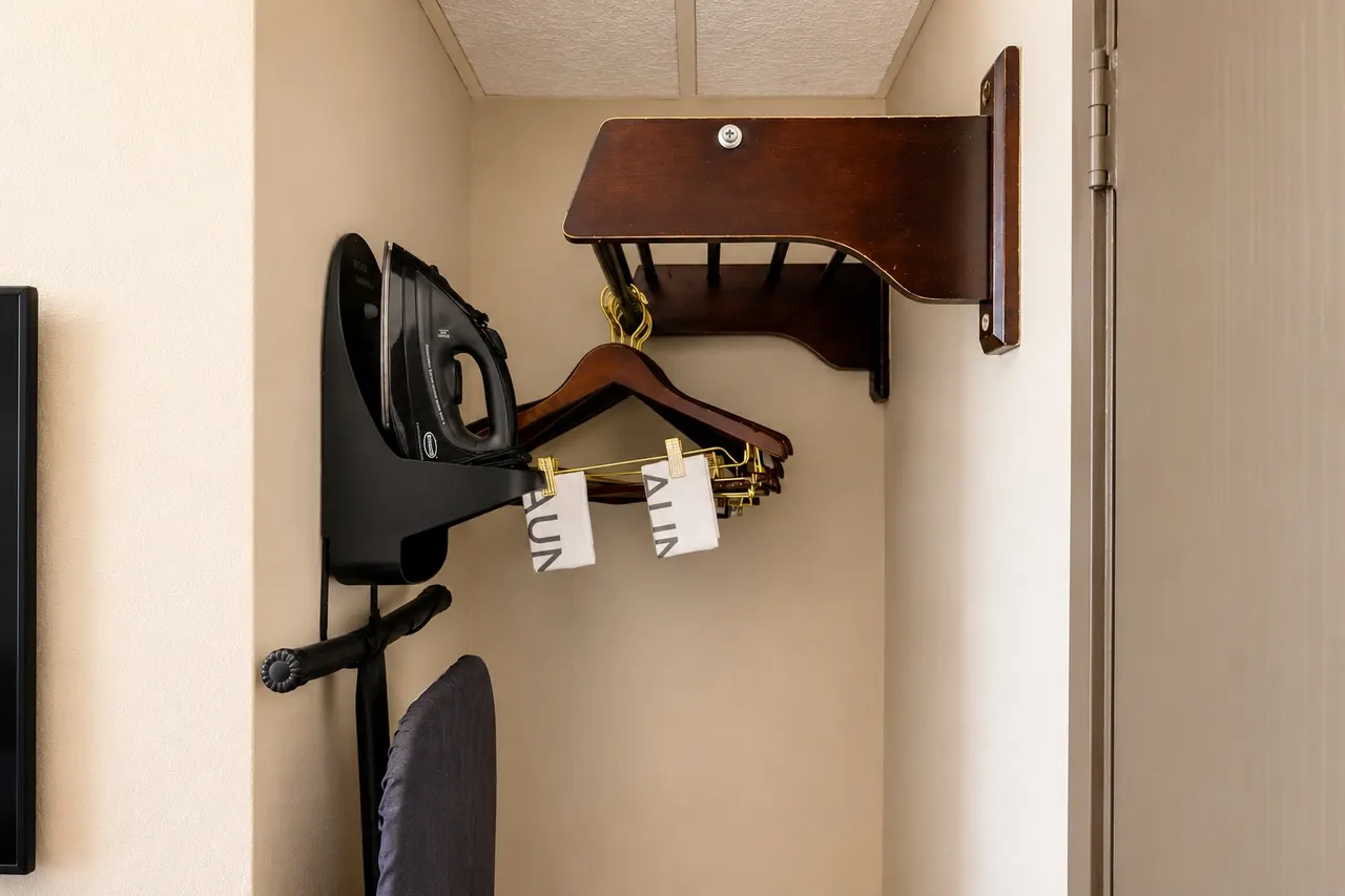 Starlet Double Queen | Rooms next to each other on top floor – Hollywood Hotel Los Angeles