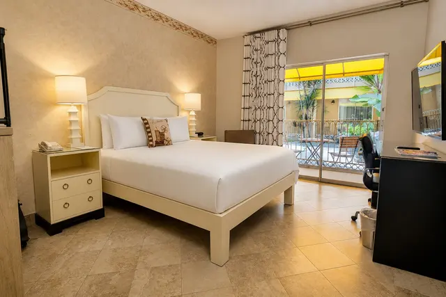 Starlet Queen | Rooms next to each other on ground floor – Hollywood Hotel