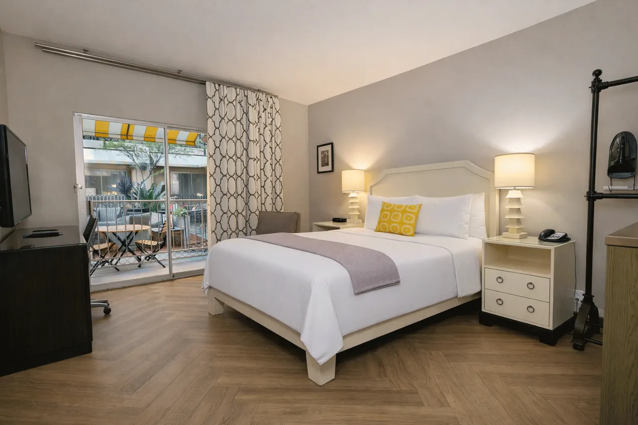 Starlet Queen | Sliding door patio – Hollywood Hotel Los Angeles