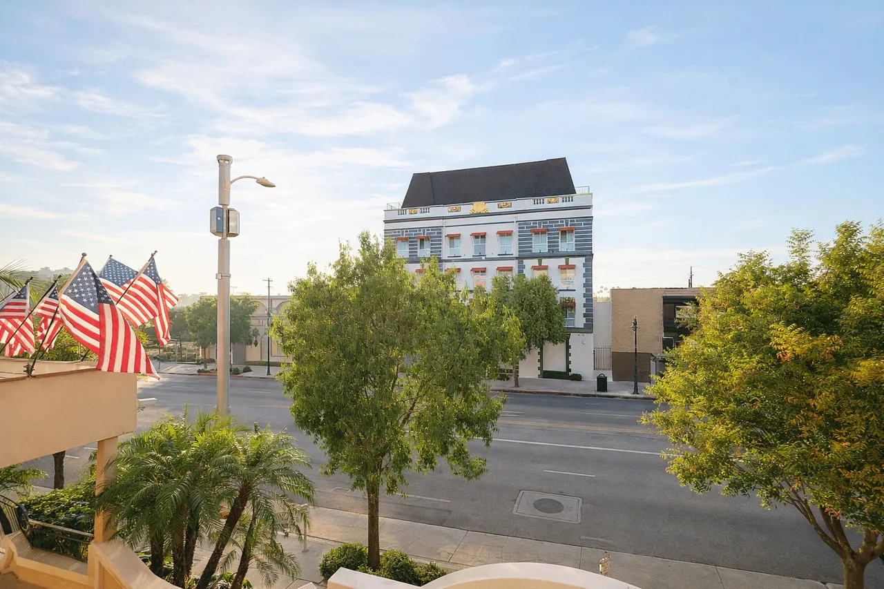 Starlet Queen | Spacious close to elevator – Hollywood Hotel Los Angeles