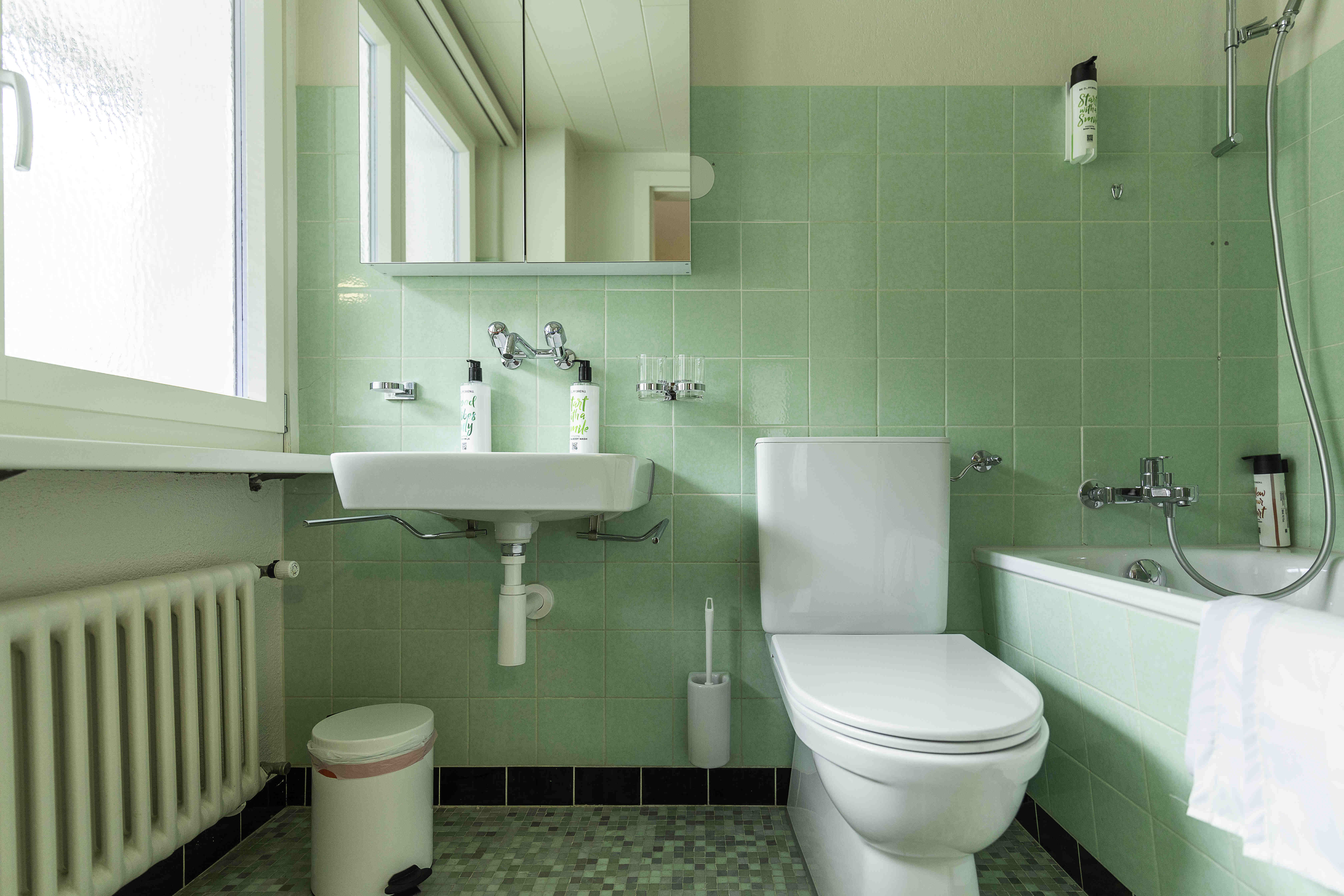 Grosses Doppelzimmer | Terrasse — Hotel Bergidyll - Riders Haven, Andermatt (2/2)