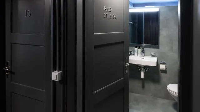 Two large Singles | 1 shared bathroom — room at Hotel Bergidyll - Riders Haven, Andermatt — photo 3 of 3