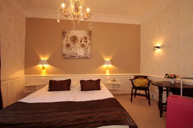 Boutique Experience «choco» | King Size Bed & bathtub - brown-themed – Hotel Oberkirchs Weinstuben