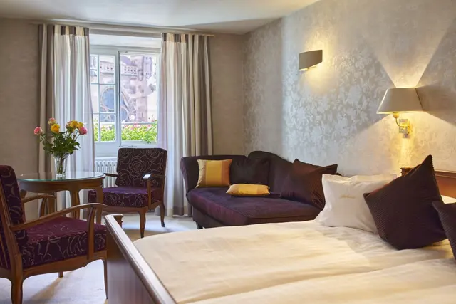 Exclusive Erlebnis | Münsterblick & King Size Bett — Hotel Oberkirchs Weinstuben, Freiburg im Breisgau (2/2)