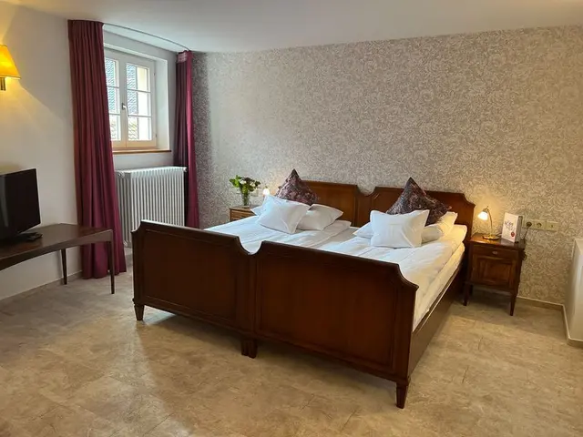Premium Experience «above the roofs» | Suite with cathedral view on top floor – Hotel Oberkirchs Weinstuben