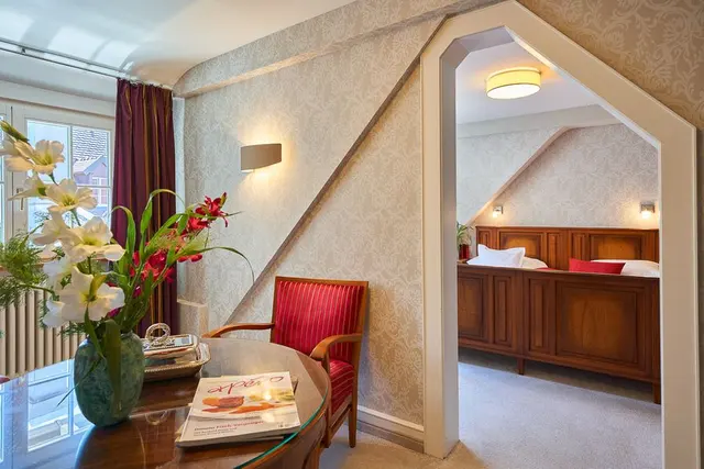 Premium «Extra Space» Experience | Suite with cathedral view & antique interior — room at Hotel Oberkirchs Weinstuben, Freiburg im Breisgau — photo 2 of 4