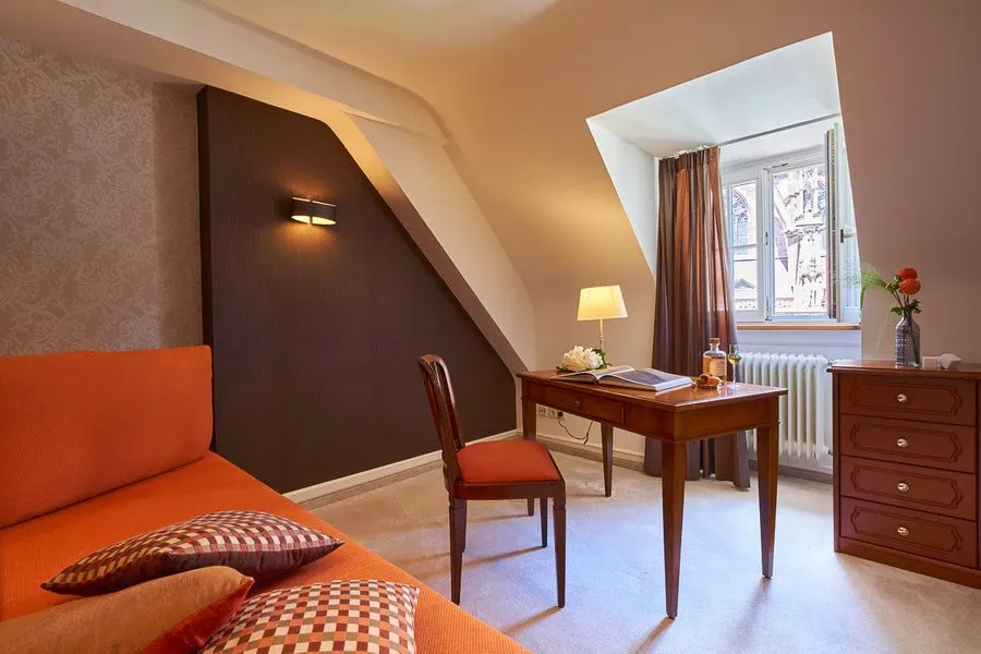 Spacious Premium Family Experience | Entrance Area & separate room for extra beds – Hotel Oberkirchs Weinstuben Freiburg im Breisgau