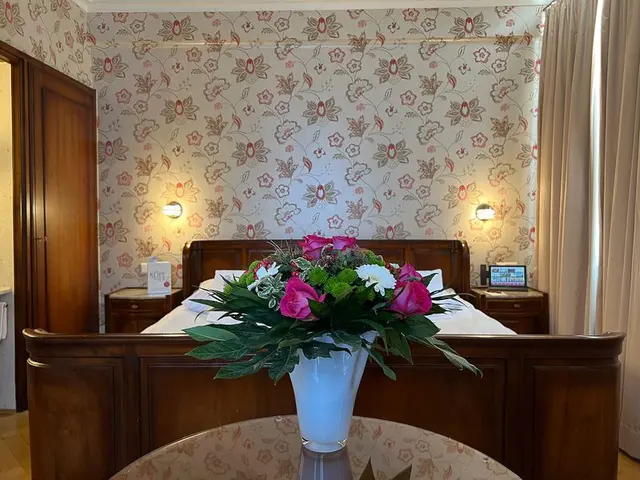 Traditional Spacious Experience | Double with footboard, small bathroom & shower — room at Hotel Oberkirchs Weinstuben, Freiburg im Breisgau — photo 2 of 3