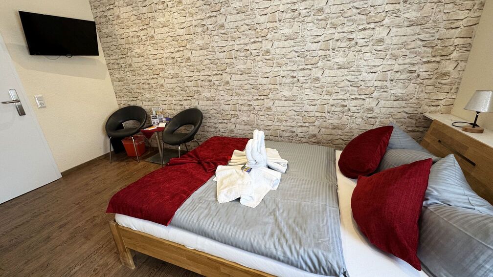 Double Room Eco Plus | French bed on first floor – Hotel Paidion