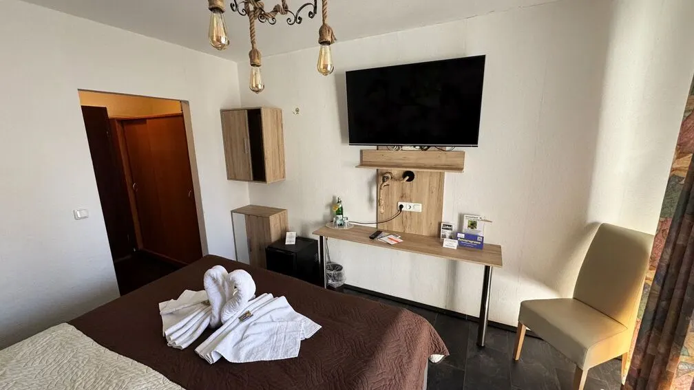 Double Room | Large balcony and wardrobe – Hotel Paidion