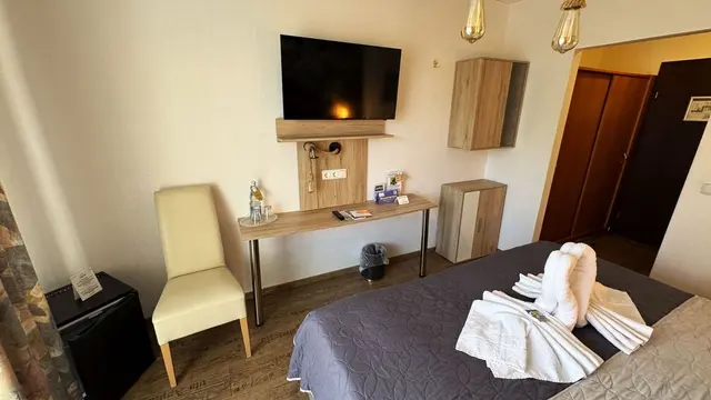 Doppelzimmer | Großer Balkon mit Gartenblick — Hotel Paidion, Braunlage (4/7)