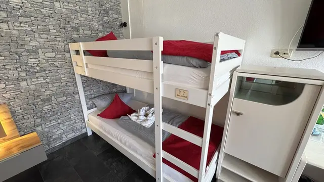 Four Bedroom | with terrace and next to wellness — accommodation at Hotel Paidion, Braunlage — photo 4 of 6