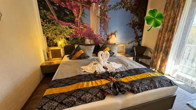 Lucky Booking | Large Double Room