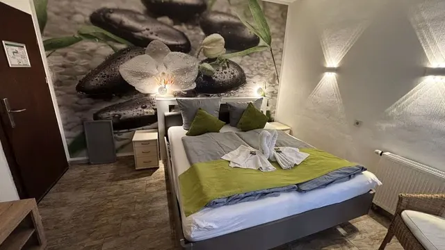Package Tiny Double room | Double Bed — room at Hotel Paidion, Braunlage — photo 2 of 4