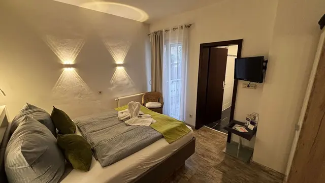 Package Tiny Double room | Double Bed — room at Hotel Paidion, Braunlage — photo 3 of 4