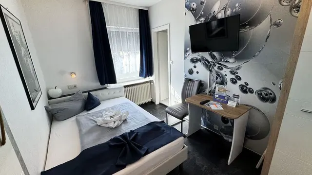 Single Room | French bed on first floor – Hotel Paidion