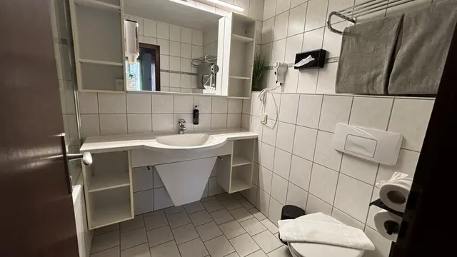 Summer Swimm Course | Double Room with Garden View — room at Hotel Paidion, Braunlage — photo 4 of 4