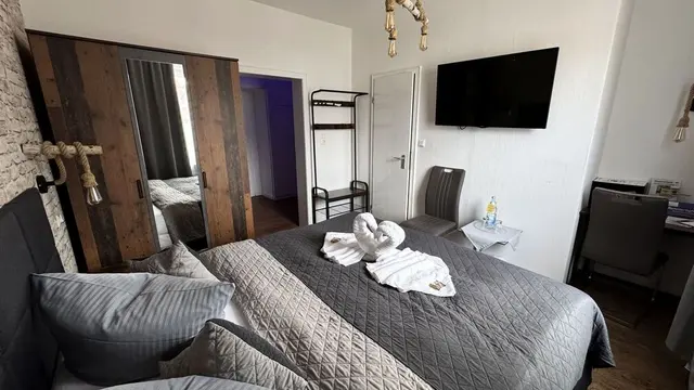 Kleines Doppelzimmer | King Bett — Hotel Paidion, Braunlage (3/7)