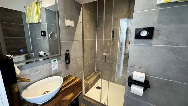 Kleines Doppelzimmer | King Bett — Hotel Paidion, Braunlage (7/7)