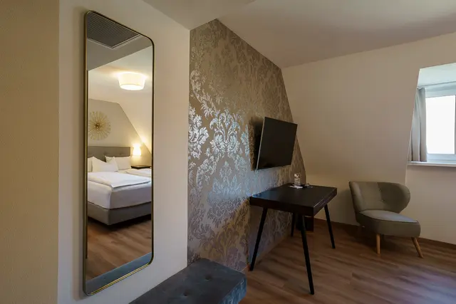 Comfort | Double Room & High Floor — room at Hotel zum Rappen Freiburg, Freiburg — photo 3 of 7